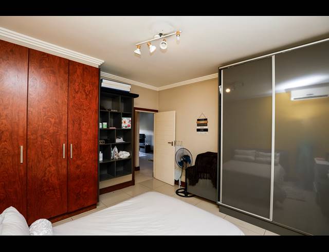 2 BEDROOM APARTMENT FOR SALE IN UMHLANGA RIDGE